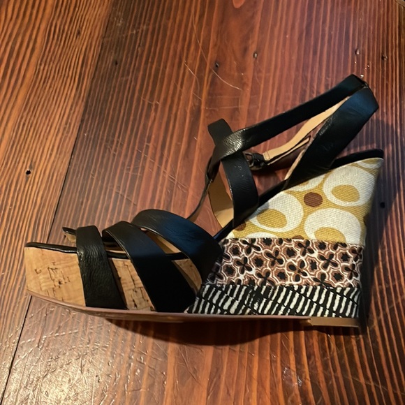 nine west size 8 wedges - Picture 3 of 4